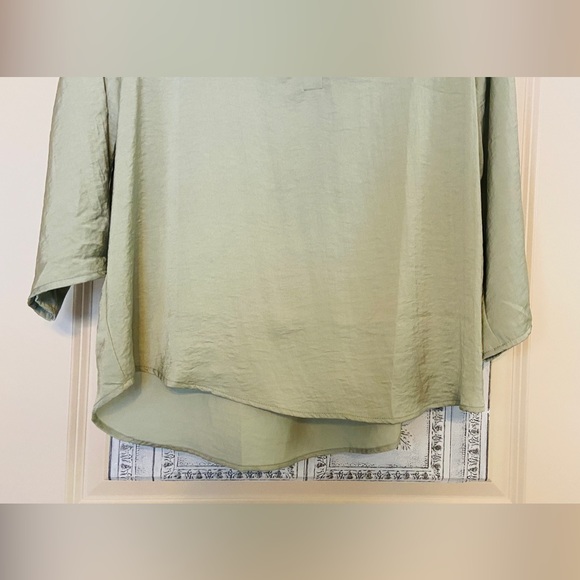 🍀NWT Oak&Olive Sz-L Light, Soft, Flowing Fabric- Beautiful Neutral Soft Green🍀 - Picture 5 of 16